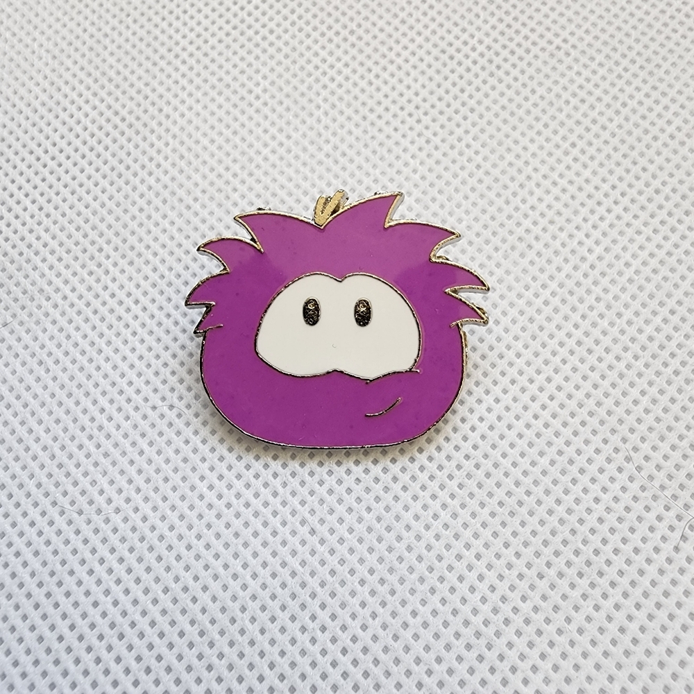🌺 5/$25 Disney Purple‎ Puffles Club Penguin Trading Pin 2009